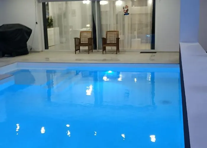 Alojamento de Acomodação e Pequeno-almoço Desy 4*