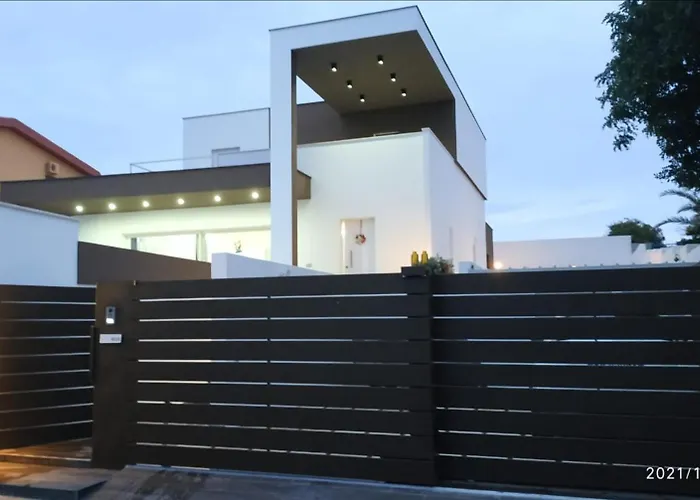 Desy Alojamento de Acomodação e Pequeno-almoço 4*